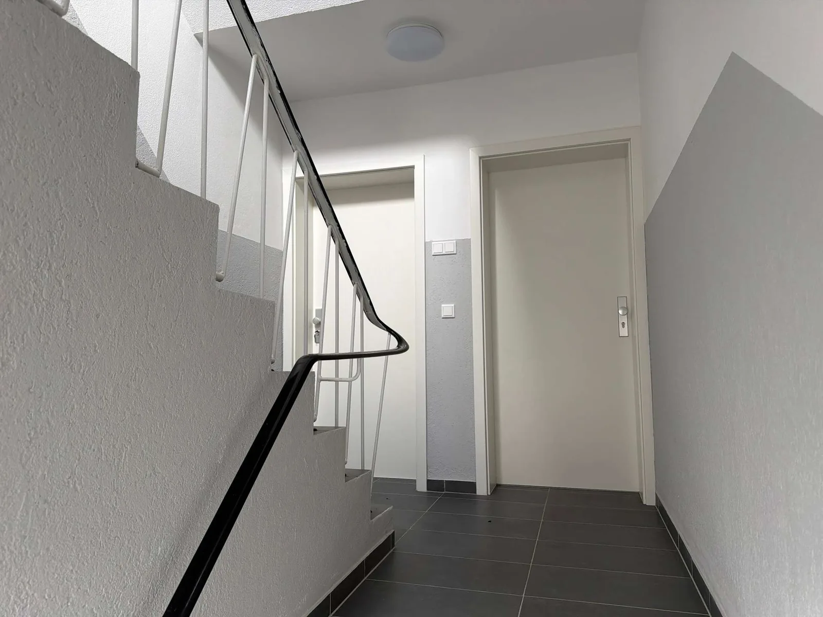 Erdgeschosswohnung mit Terrasse – Foto 1