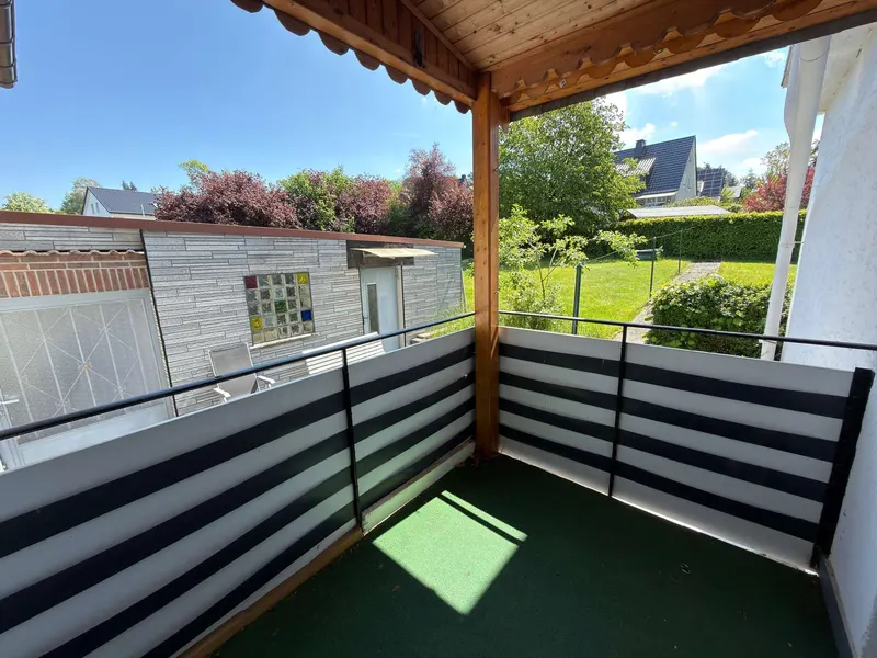 Gepflegtes Zweifamilienhaus mit großem Garten zu verkaufen! – Foto 3