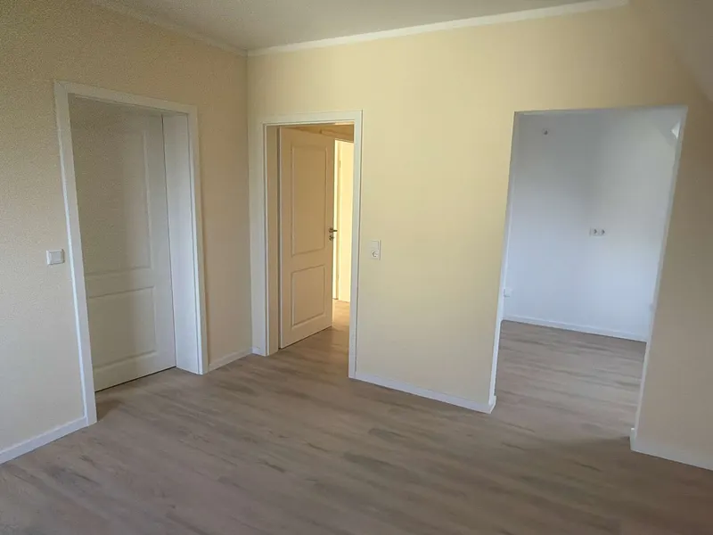 Modern & bezugsfertig: 3-Zimmer-Dachgeschosswohnung – Erstbezug nach Renovierung