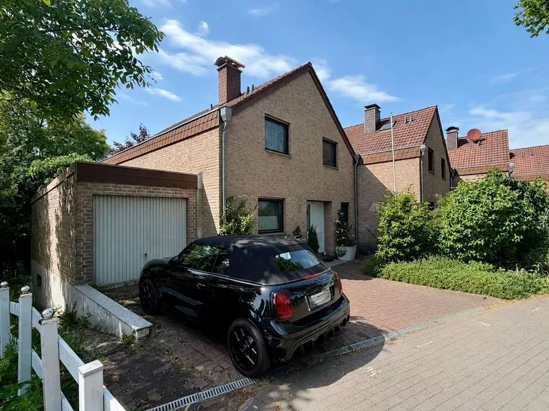 Exklusives Reihenendhaus mit Einliegerwohnung in Paderborn-Marienloh