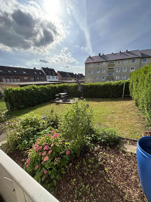 Zentrumsnahe Eigentumswohnung mit eigenem Garten und Balkon – Foto 2