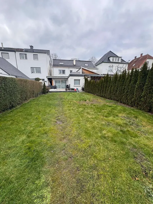 Kernsanierte Doppelhaushälfte mit Garten in Lippstadt