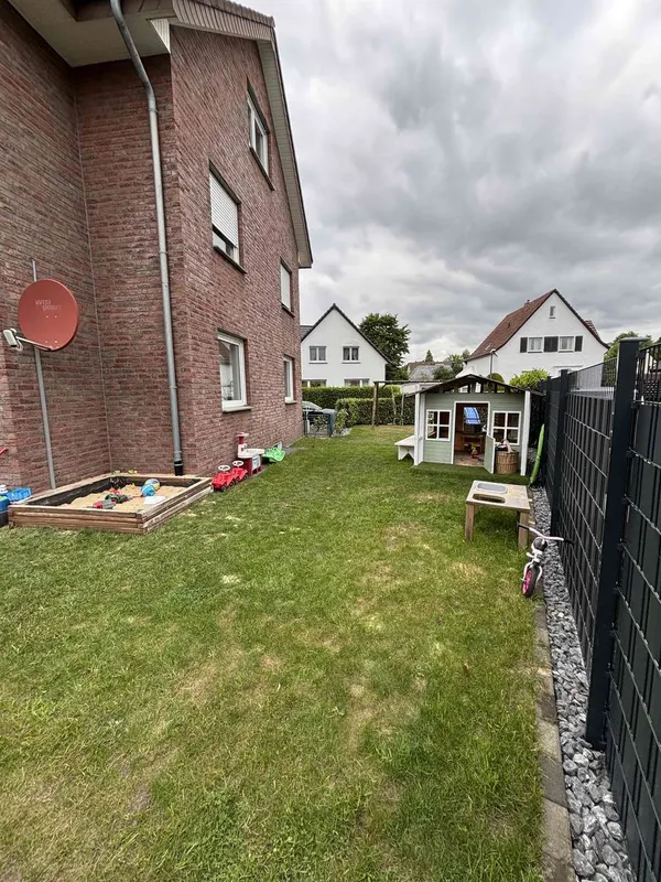 Großzügige Erdgeschosswohnung mit Garten in verkehrsberuhigter Wohnlage Kattenstroth