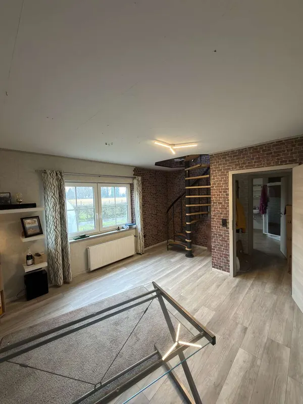 Einfamilienhaus mit zwei Lagerhallen für Gewerbetreibende oder Hobbyschrauber und zstl.Baugrundstück – Foto 2