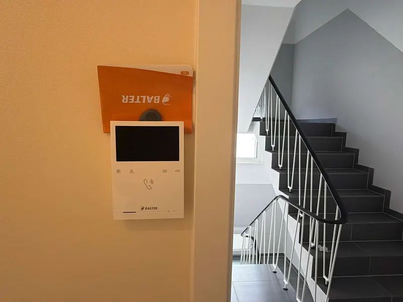 Modern & bezugsfertig: 3-Zimmer-Dachgeschosswohnung – Erstbezug nach Renovierung – Foto 3