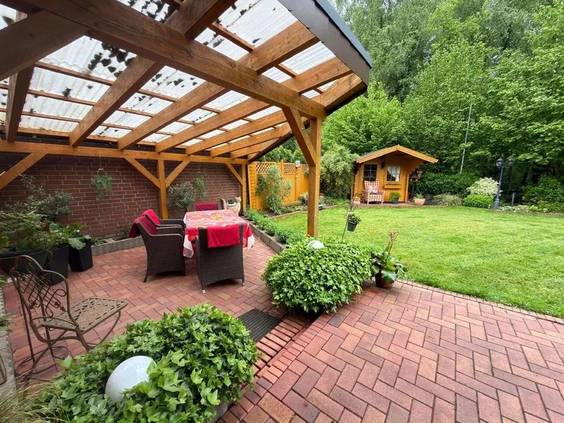 Exklusives Einfamilienhaus mit Sauna & Whirlpool in Schloß Holte!